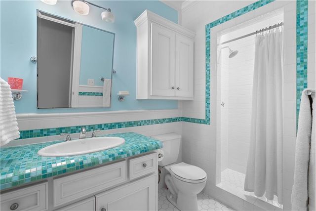 301 NW Rockhill Circle, Lee's Summit, MO 64081