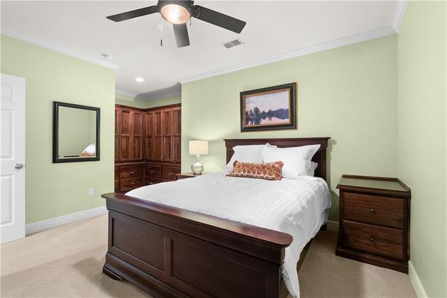 301 NW Rockhill Circle, Lee's Summit, MO 64081