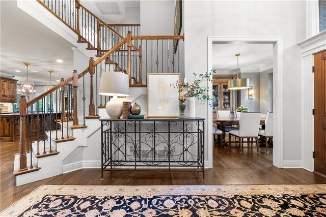 301 NW Rockhill Circle, Lee's Summit, MO 64081