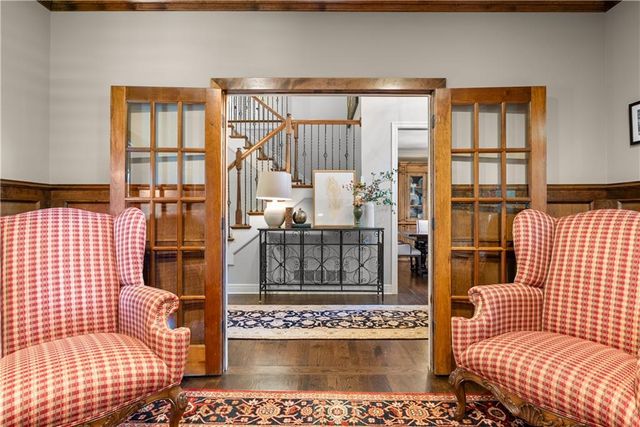 301 NW Rockhill Circle, Lee's Summit, MO 64081