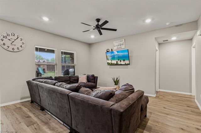 1818 Pecan Valley Drive, Kaufman, TX 75142
