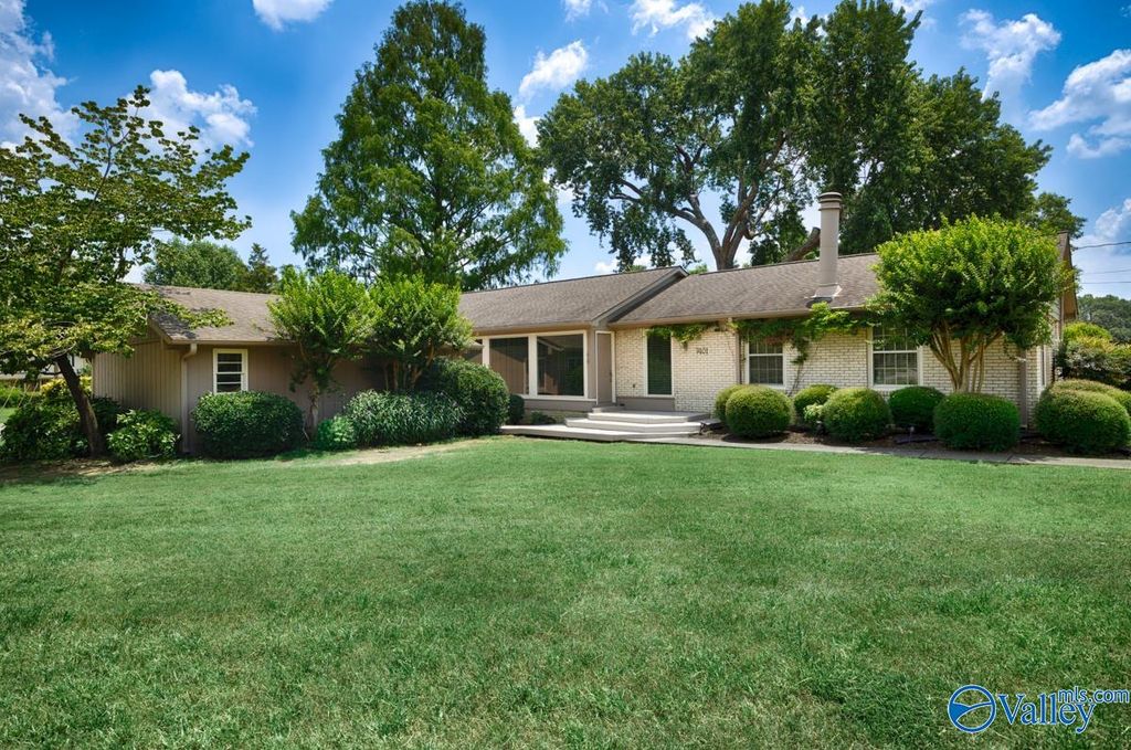 7401 Hickory Hill Lane, Huntsville, AL 35802