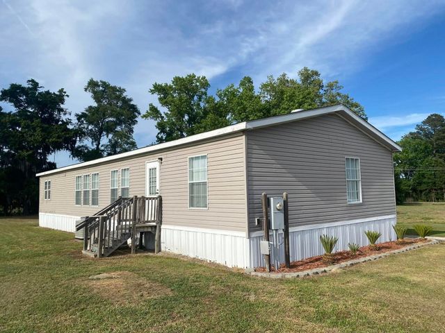 10407 County Line Rd., Hemingway, SC 29554