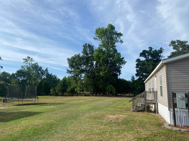 10407 County Line Rd., Hemingway, SC 29554
