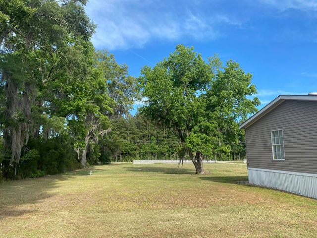 10407 County Line Rd., Hemingway, SC 29554