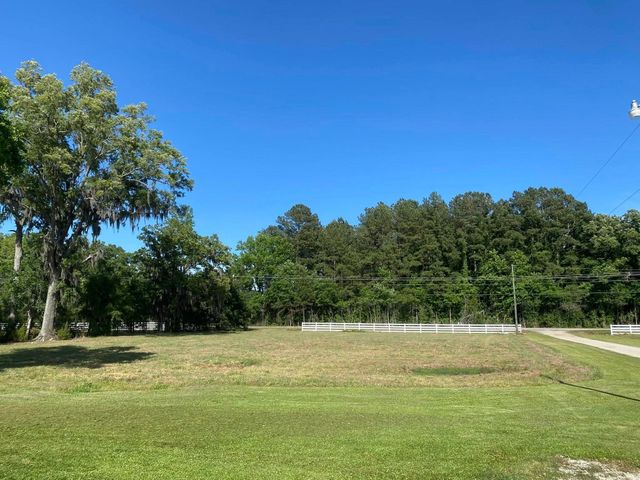 10407 County Line Rd., Hemingway, SC 29554