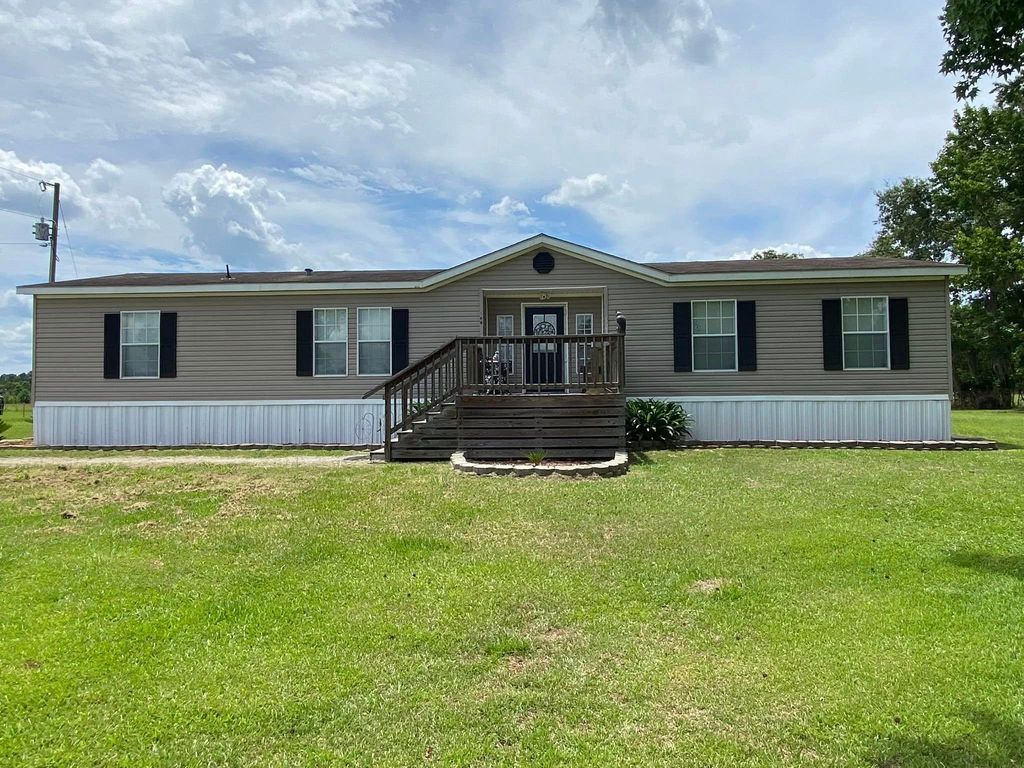 10407 County Line Rd., Hemingway, SC 29554