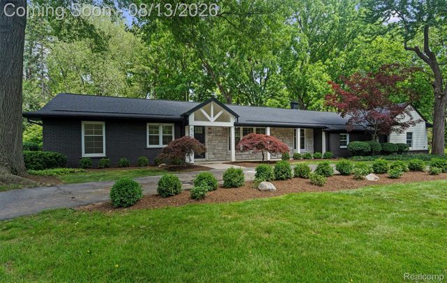 5671 Shadow Lane, Bloomfield Hills, MI 48302
