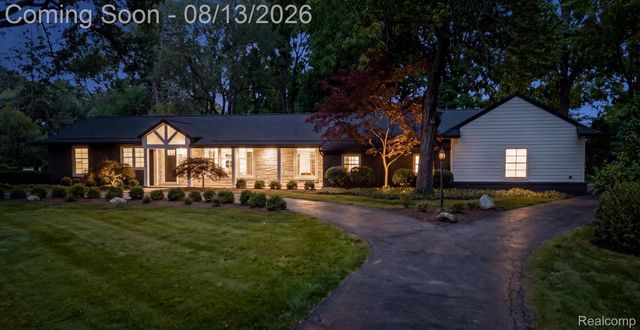 5671 Shadow Lane, Bloomfield Hills, MI 48302