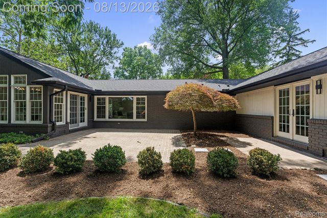 5671 Shadow Lane, Bloomfield Hills, MI 48302