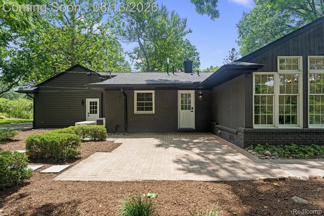 5671 Shadow Lane, Bloomfield Hills, MI 48302
