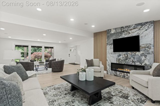 5671 Shadow Lane, Bloomfield Hills, MI 48302