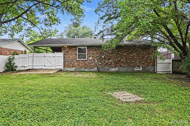 1536 Coachway Lane, Hazelwood, MO 63042