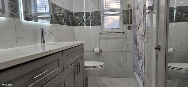 1251 7th AVE N 303, Naples, FL 34102