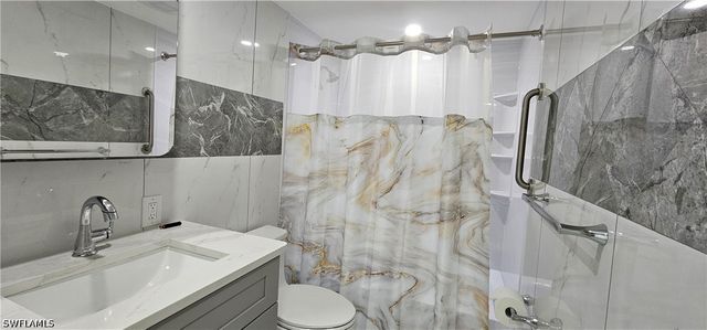 1251 7th AVE N 303, Naples, FL 34102