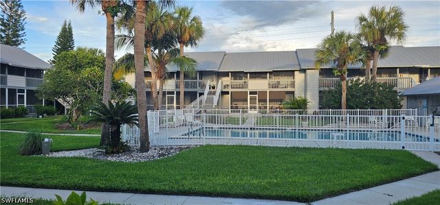 1251 7th AVE N 303, Naples, FL 34102