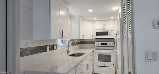 1251 7th AVE N 303, Naples, FL 34102