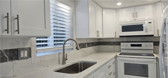 1251 7th AVE N 303, Naples, FL 34102