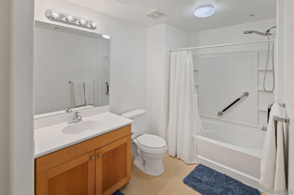 Image 13 of property listing at 3950 Ohio St 225, San Diego, CA 92104