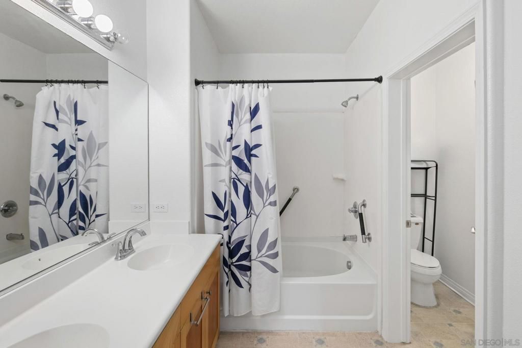 Image 16 of property listing at 3950 Ohio St 225, San Diego, CA 92104