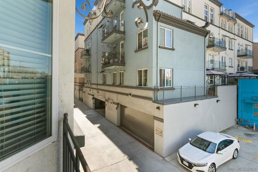 Image 22 of property listing at 3950 Ohio St 225, San Diego, CA 92104