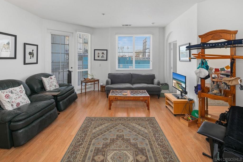 Image 3 of property listing at 3950 Ohio St 225, San Diego, CA 92104