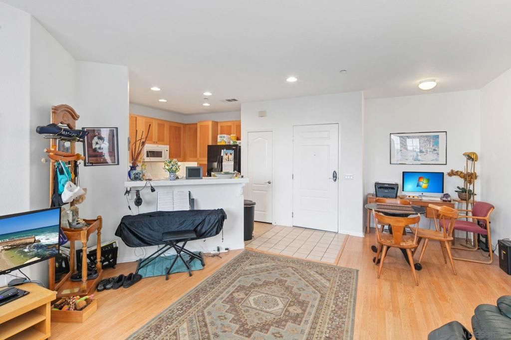 Image 4 of property listing at 3950 Ohio St 225, San Diego, CA 92104