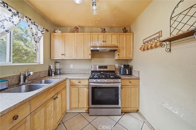 829 S Kenmore, Anaheim, CA 92804