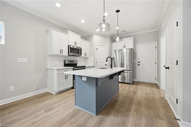 1739 Ramhurst Drive, Clemmons, NC 27012