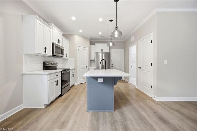 1739 Ramhurst Drive, Clemmons, NC 27012