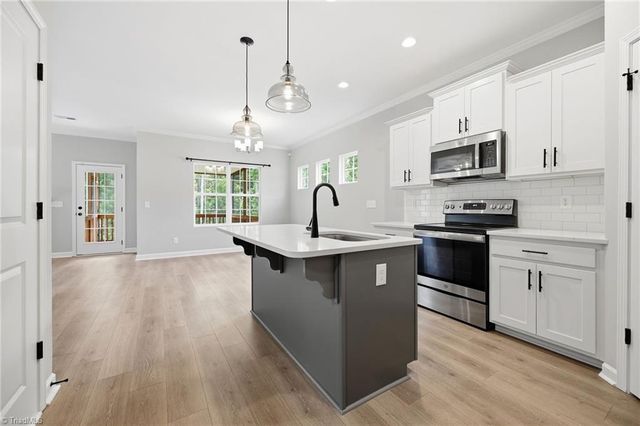 1739 Ramhurst Drive, Clemmons, NC 27012