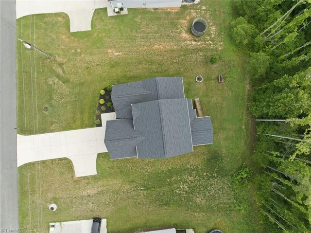 1739 Ramhurst Drive, Clemmons, NC 27012