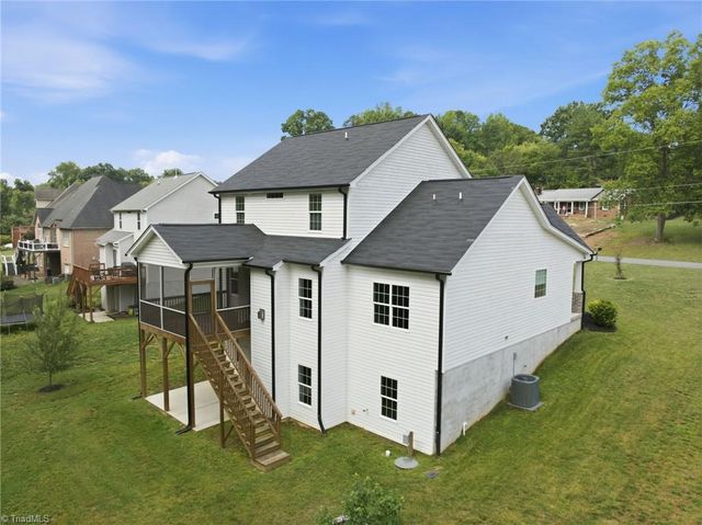 1739 Ramhurst Drive, Clemmons, NC 27012