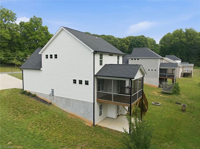 1739 Ramhurst Drive, Clemmons, NC 27012