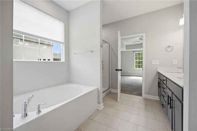 1739 Ramhurst Drive, Clemmons, NC 27012