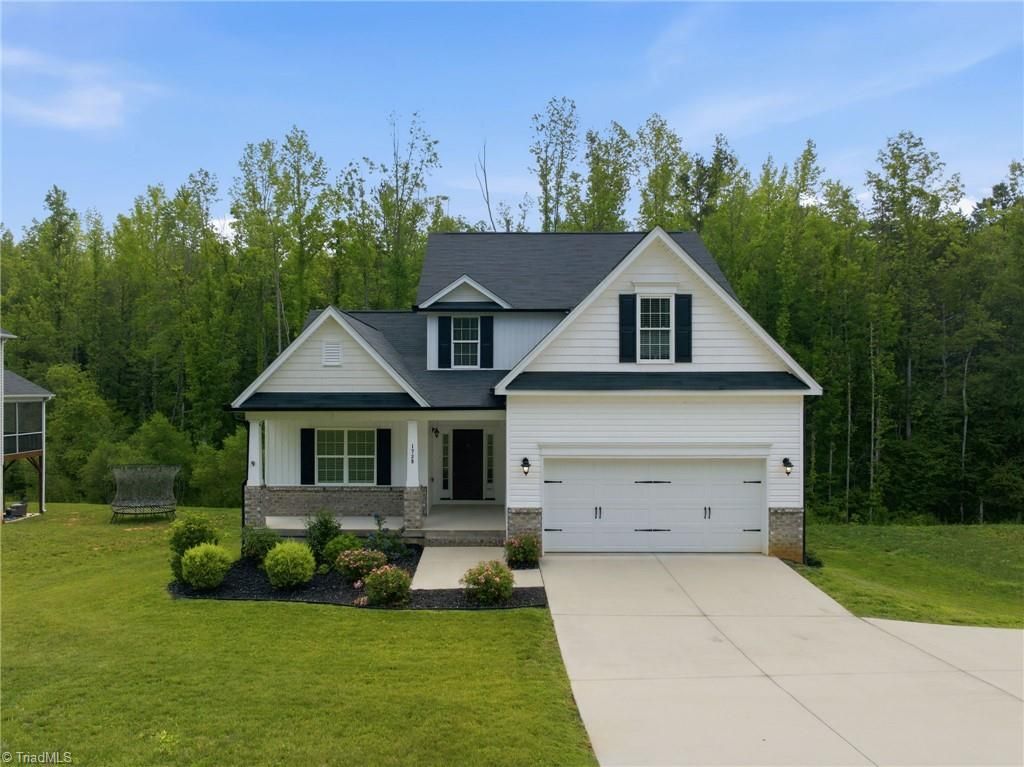 1739 Ramhurst Drive, Clemmons, NC 27012