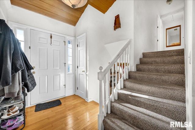 2109 GLENVIEW Drive, Pekin, IL 61554