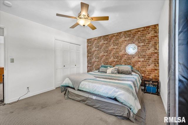 2109 GLENVIEW Drive, Pekin, IL 61554