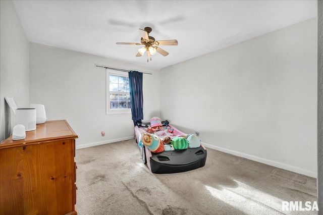 2109 GLENVIEW Drive, Pekin, IL 61554