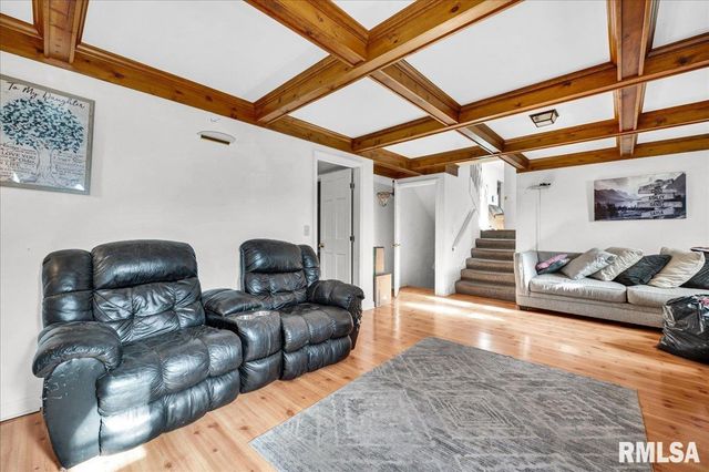 2109 GLENVIEW Drive, Pekin, IL 61554