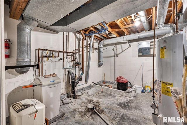 2109 GLENVIEW Drive, Pekin, IL 61554