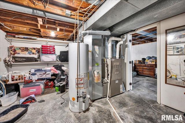 2109 GLENVIEW Drive, Pekin, IL 61554