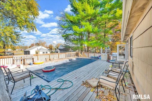 2109 GLENVIEW Drive, Pekin, IL 61554