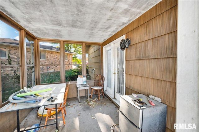 2109 GLENVIEW Drive, Pekin, IL 61554