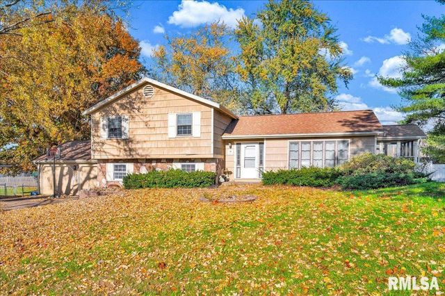 2109 GLENVIEW Drive, Pekin, IL 61554