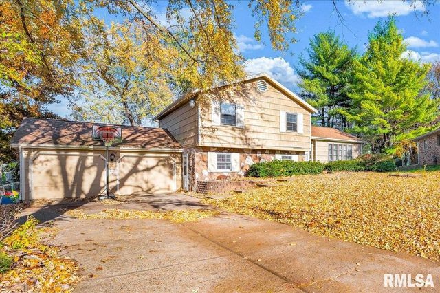 2109 GLENVIEW Drive, Pekin, IL 61554