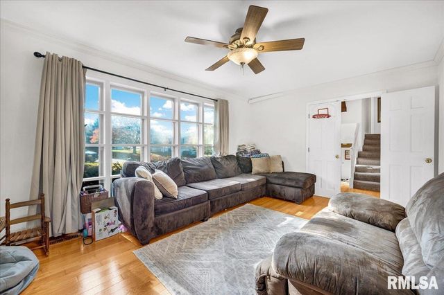 2109 GLENVIEW Drive, Pekin, IL 61554