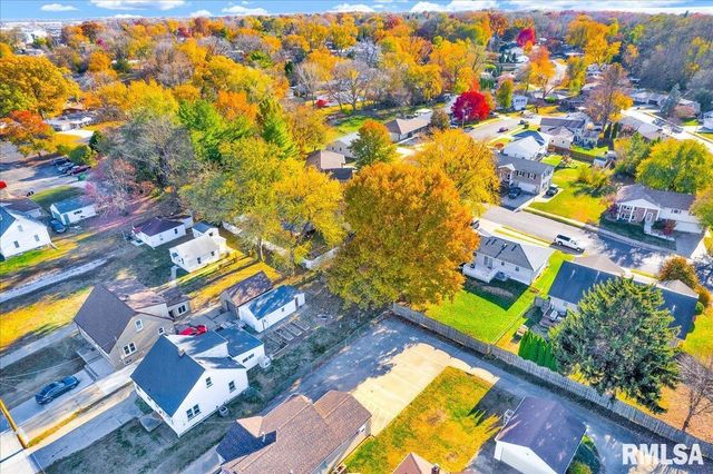 2109 GLENVIEW Drive, Pekin, IL 61554