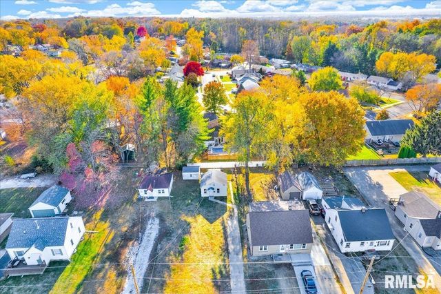 2109 GLENVIEW Drive, Pekin, IL 61554