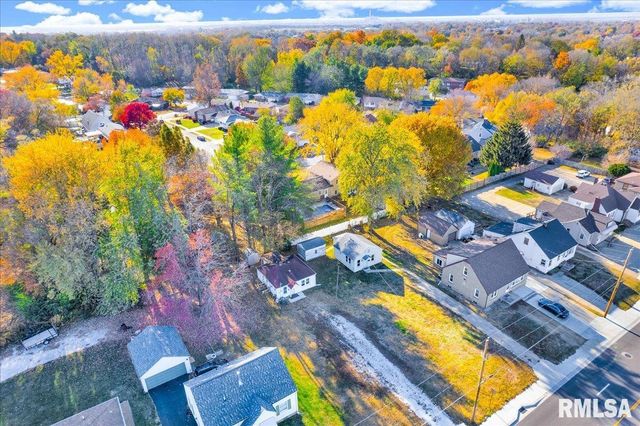 2109 GLENVIEW Drive, Pekin, IL 61554